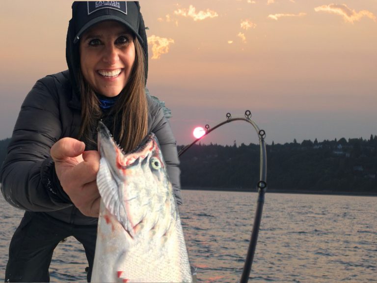 Graphic titled ‘How to Pick the Right Fishing Charter for You’ showing a list of key tips including choosing a licensed captain, knowing what’s included, picking the right trip, asking about the boat, checking what happens after the catch, understanding costs, and booking early.”